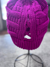 Load image into Gallery viewer, Criss Cross CIC Beanie